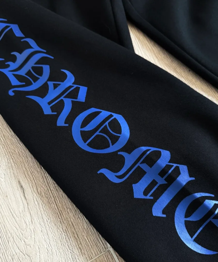 Синий готический принт Chrome на штанине Chrome Hearts