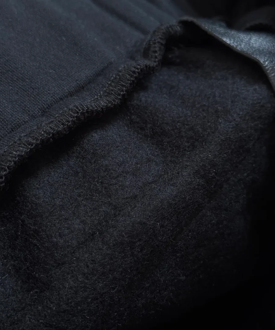 Внутренняя сторона спортивных штанов Chrome Hearts с флисовым начесом