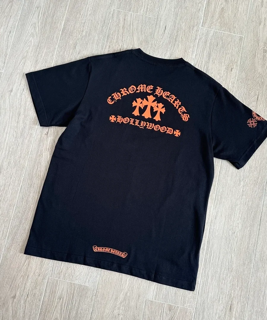 Черная футболка Chrome Hearts сзади под углом
