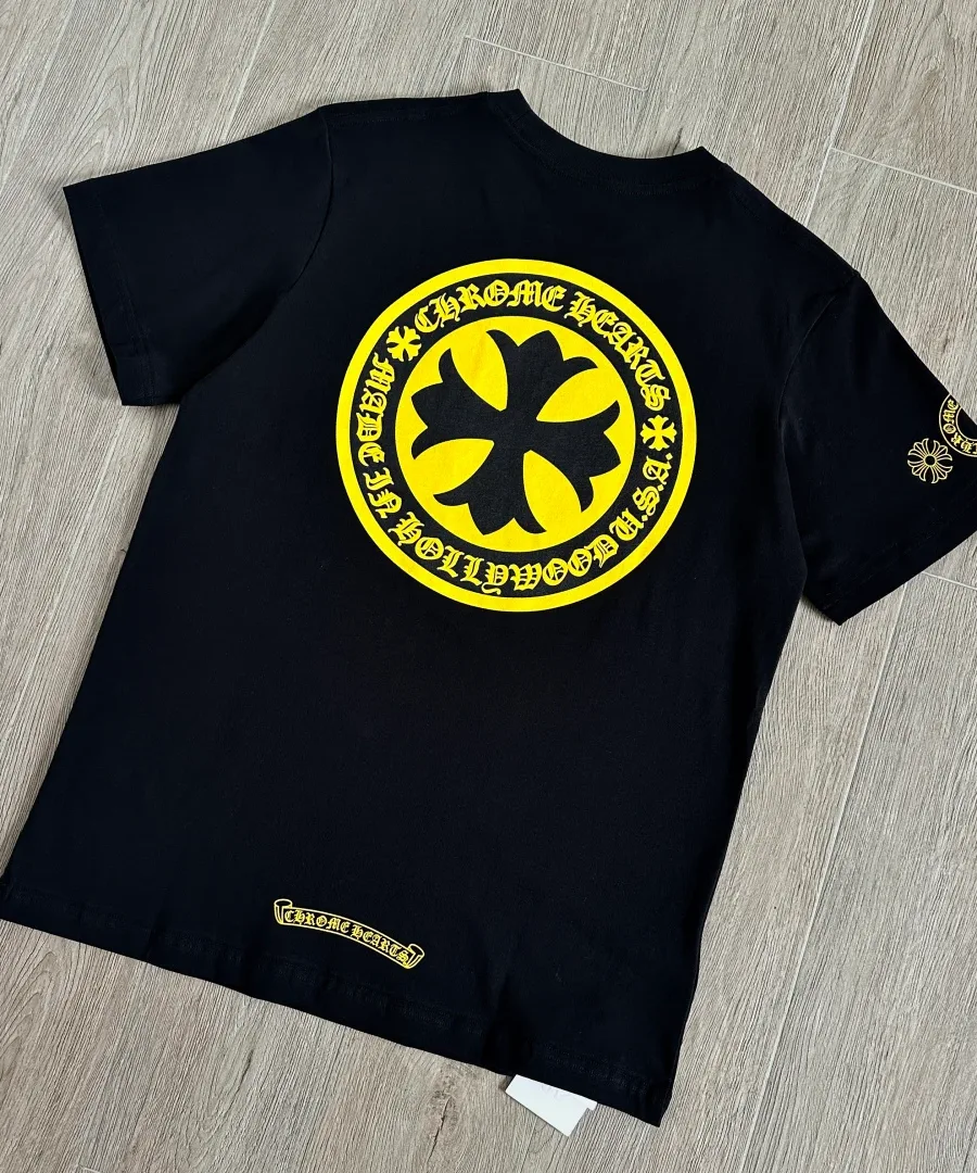 Черная футболка Chrome Hearts спереди