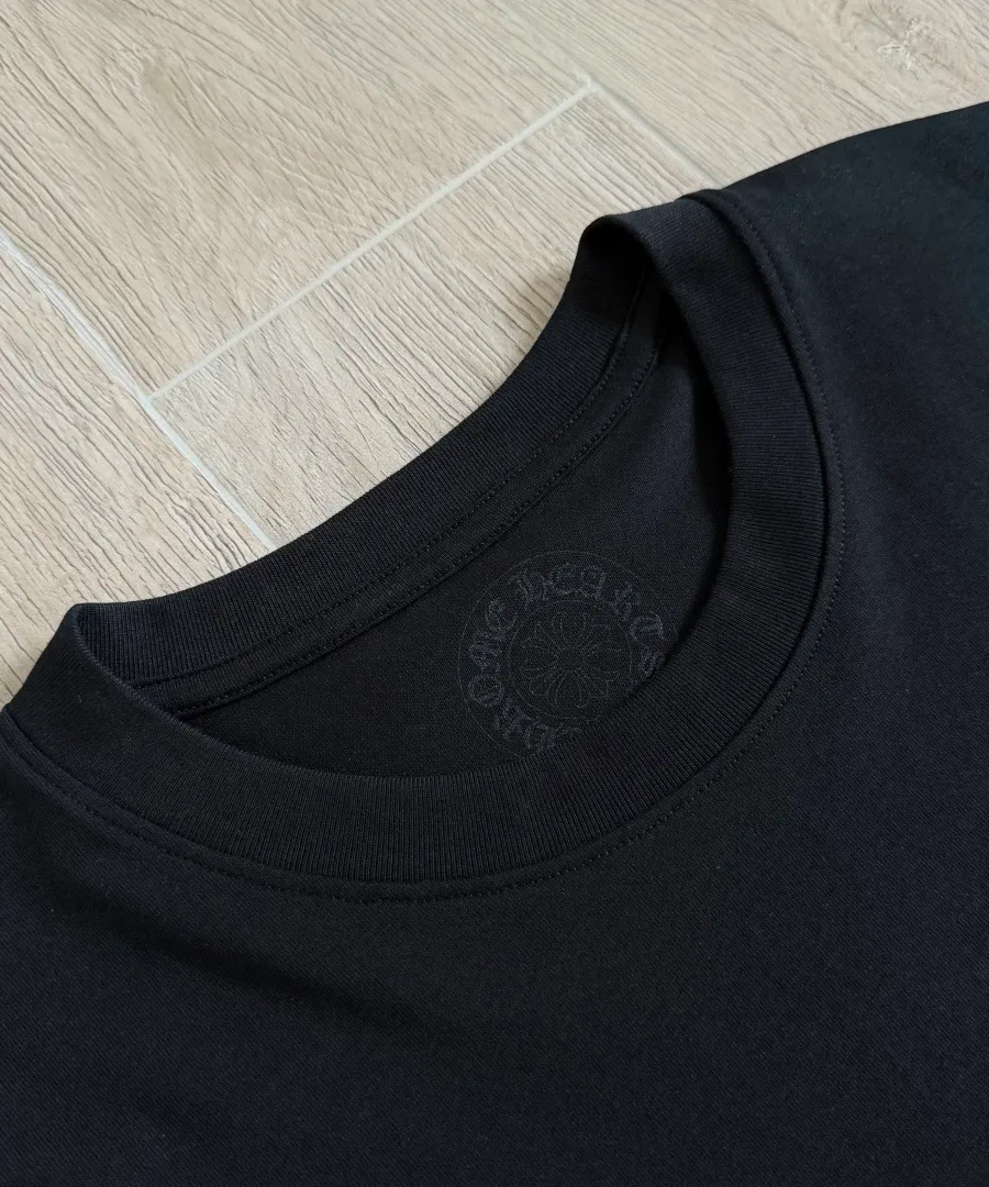 Круглый вырез горловины лонгслива Chrome Hearts STAFF