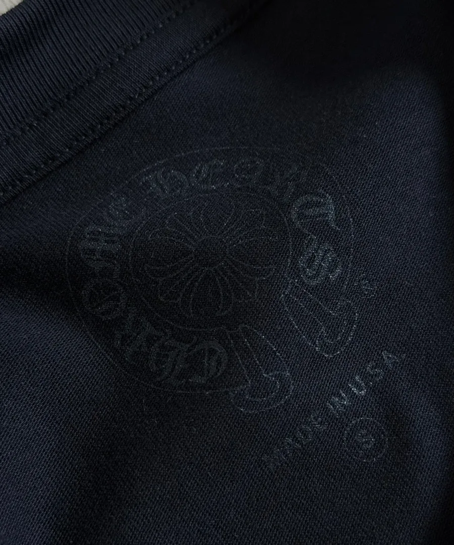 Внутренний принт с логотипом на воротнике лонгслива Chrome Hearts STAFF