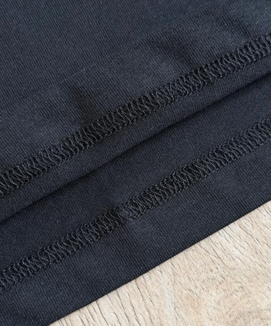 Шов и подгибка низа лонгслива Chrome Hearts STAFF