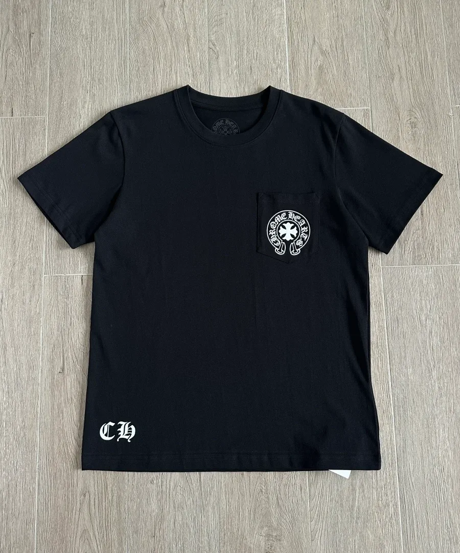 Черная футболка Chrome Hearts, вид спереди