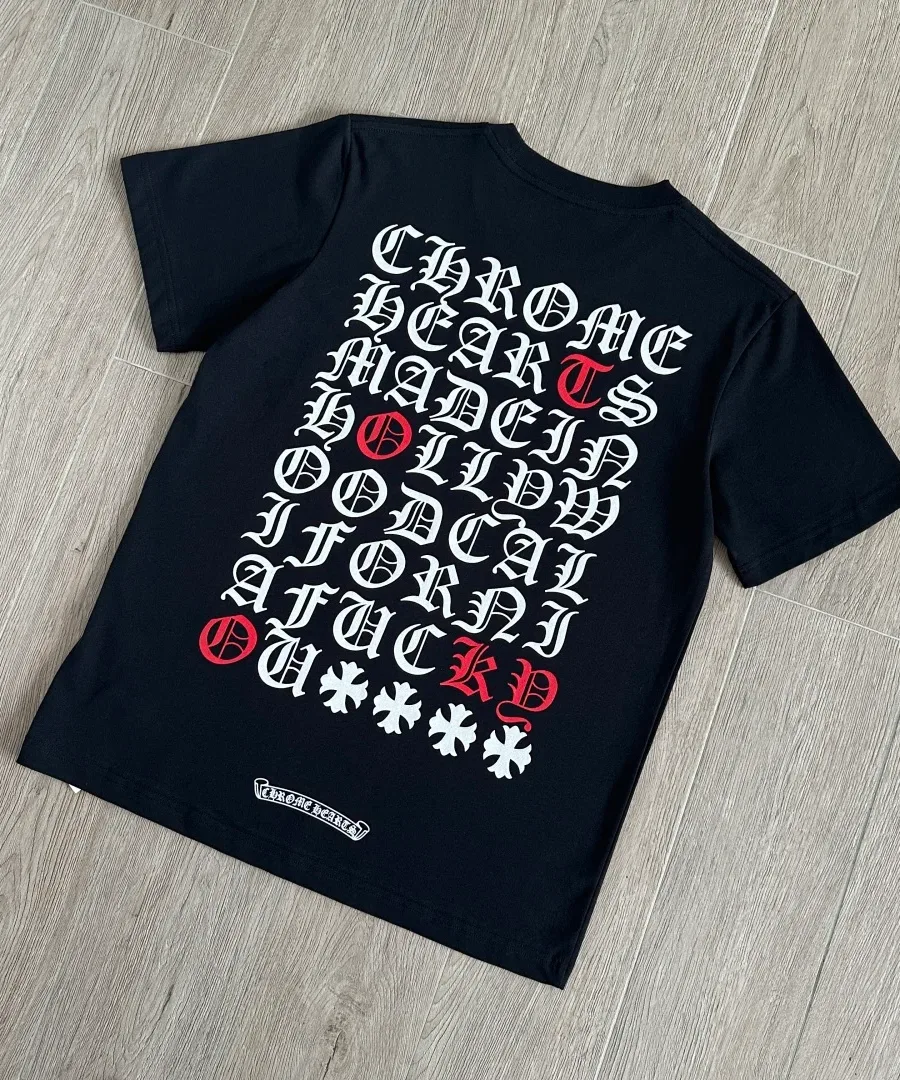 Черная футболка Chrome Hearts под углом, вид со спины