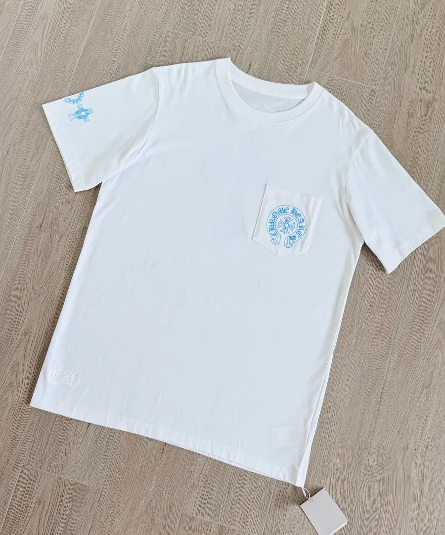 Белая футболка Chrome Hearts CH23SS под углом