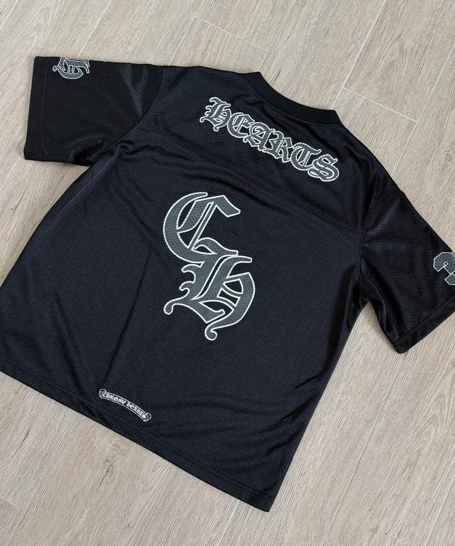 Черная сетчатая футболка-джерси Chrome Hearts под углом, вид сзади