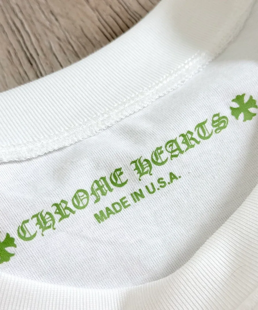 Принт с логотипом Chrome Hearts на внутренней стороне горловины