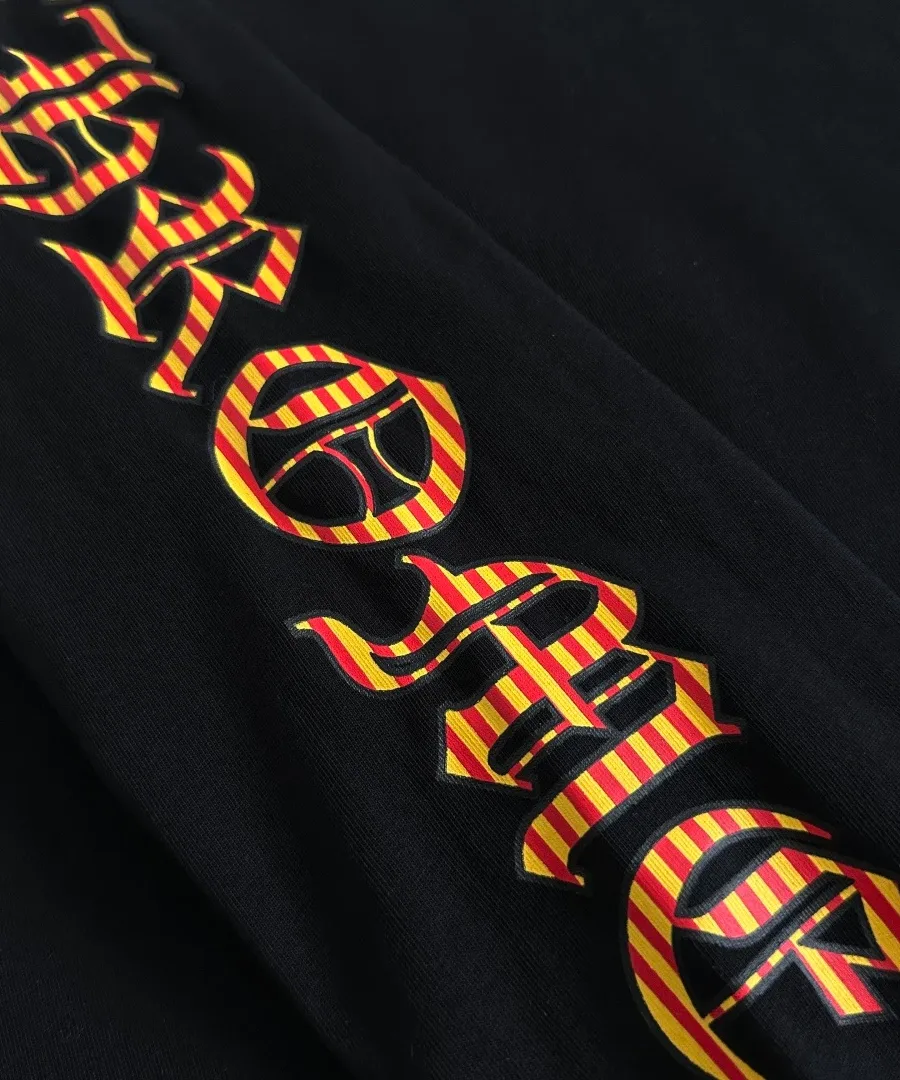 Готический принт на рукаве лонгслива Chrome Hearts