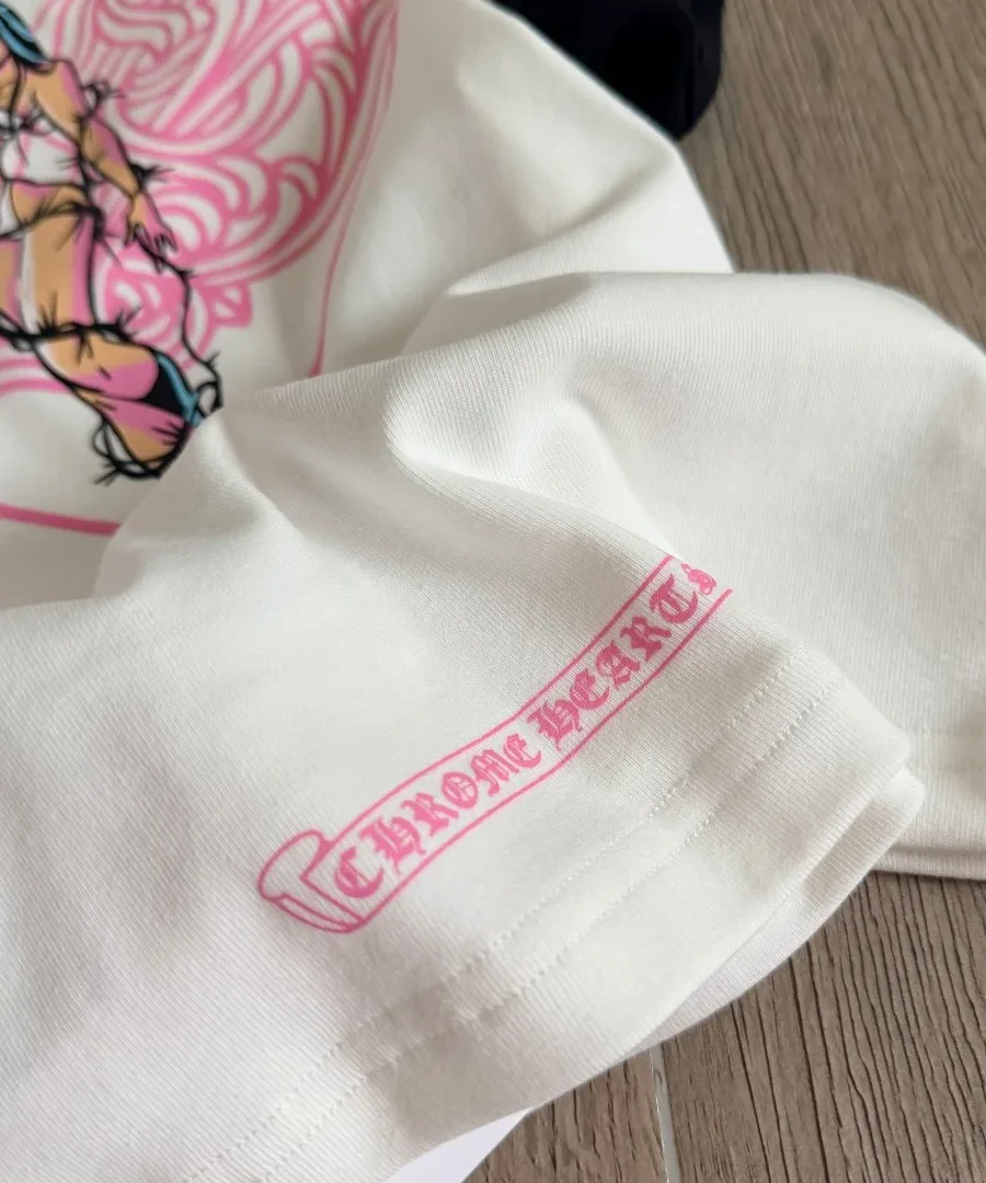 Принт Chrome Hearts на подоле топа