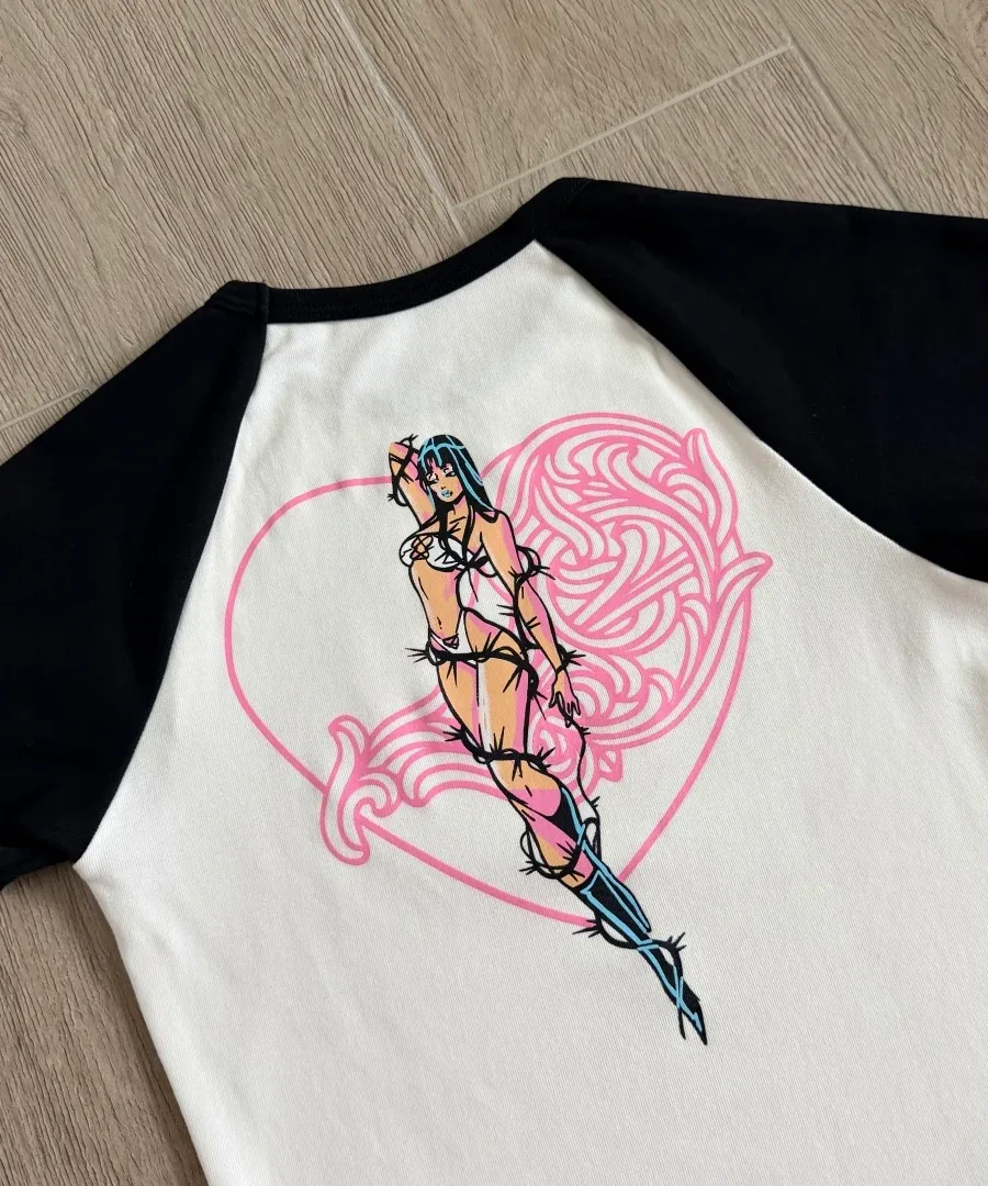 Принт сзади на топе Chrome Hearts x Deadly Doll