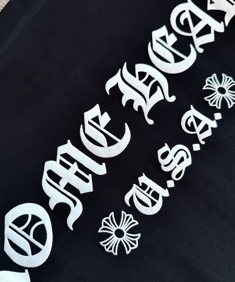 Принт Chrome Hearts на спине черного лонгслива