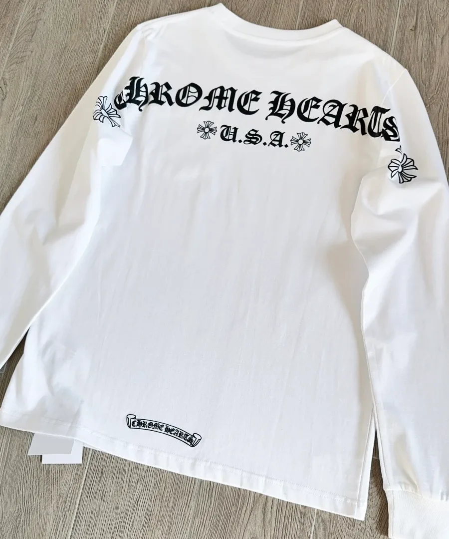 Белый лонгслив Chrome Hearts, вид сзади под углом