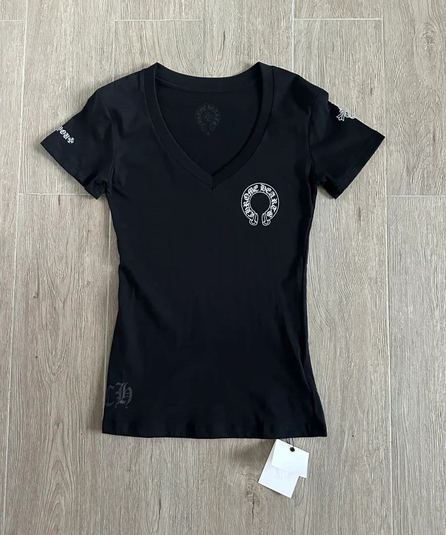 Черная женская футболка Chrome Hearts с V-образным вырезом, вид спереди