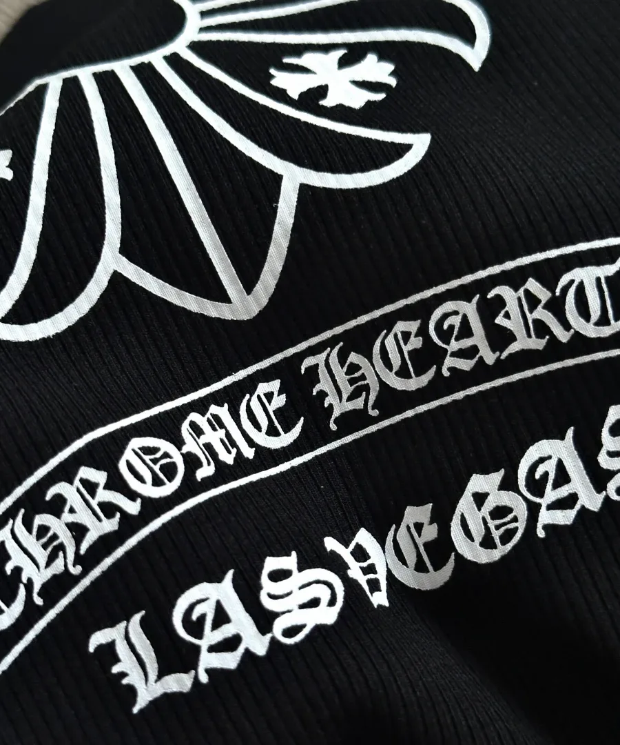 Макрофотография принта Chrome Hearts Las Vegas