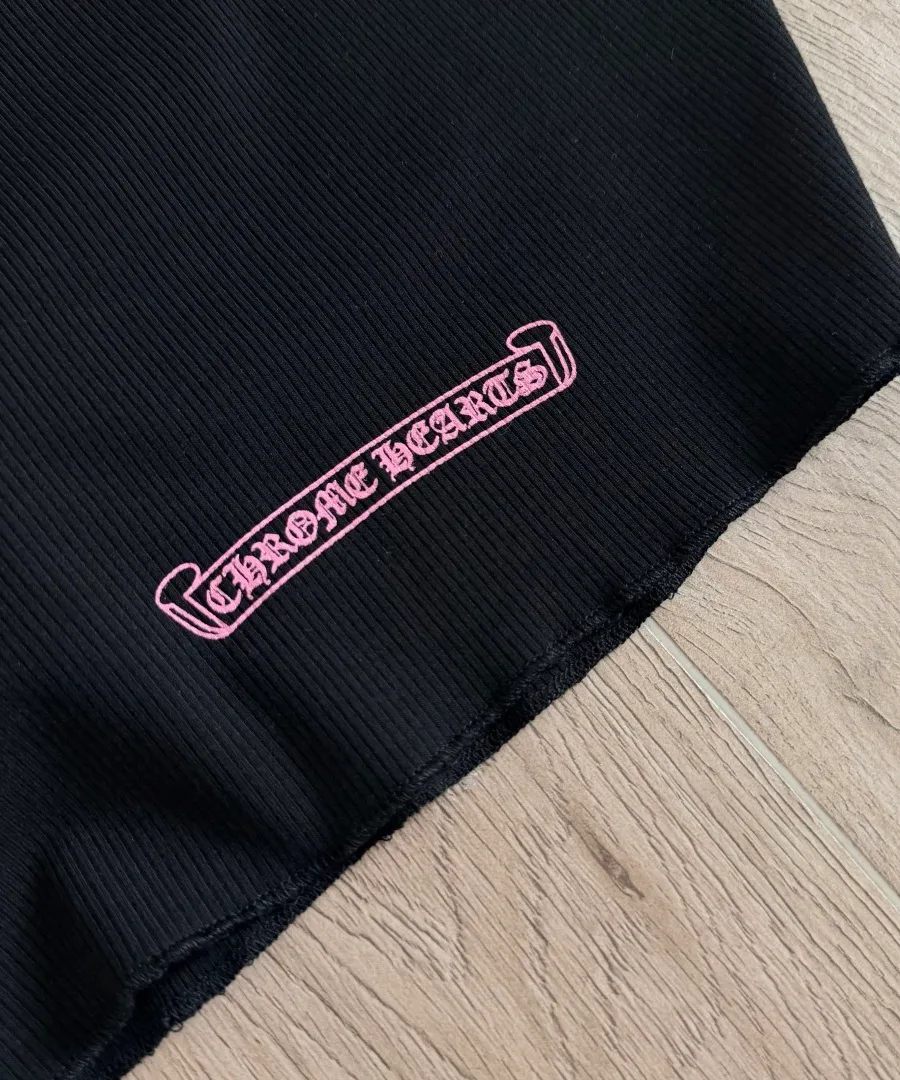 Принт с логотипом Chrome Hearts на подоле черного платья-майки