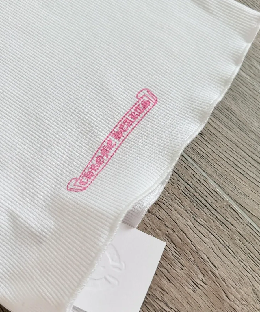 Принт с логотипом Chrome Hearts на подоле белого платья-майки