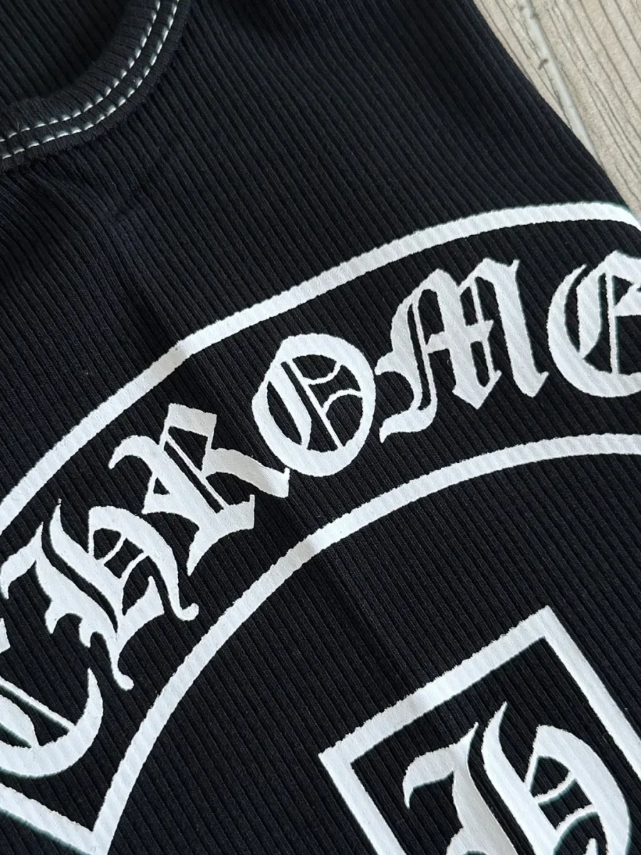 Боковой принт с логотипом Chrome Hearts