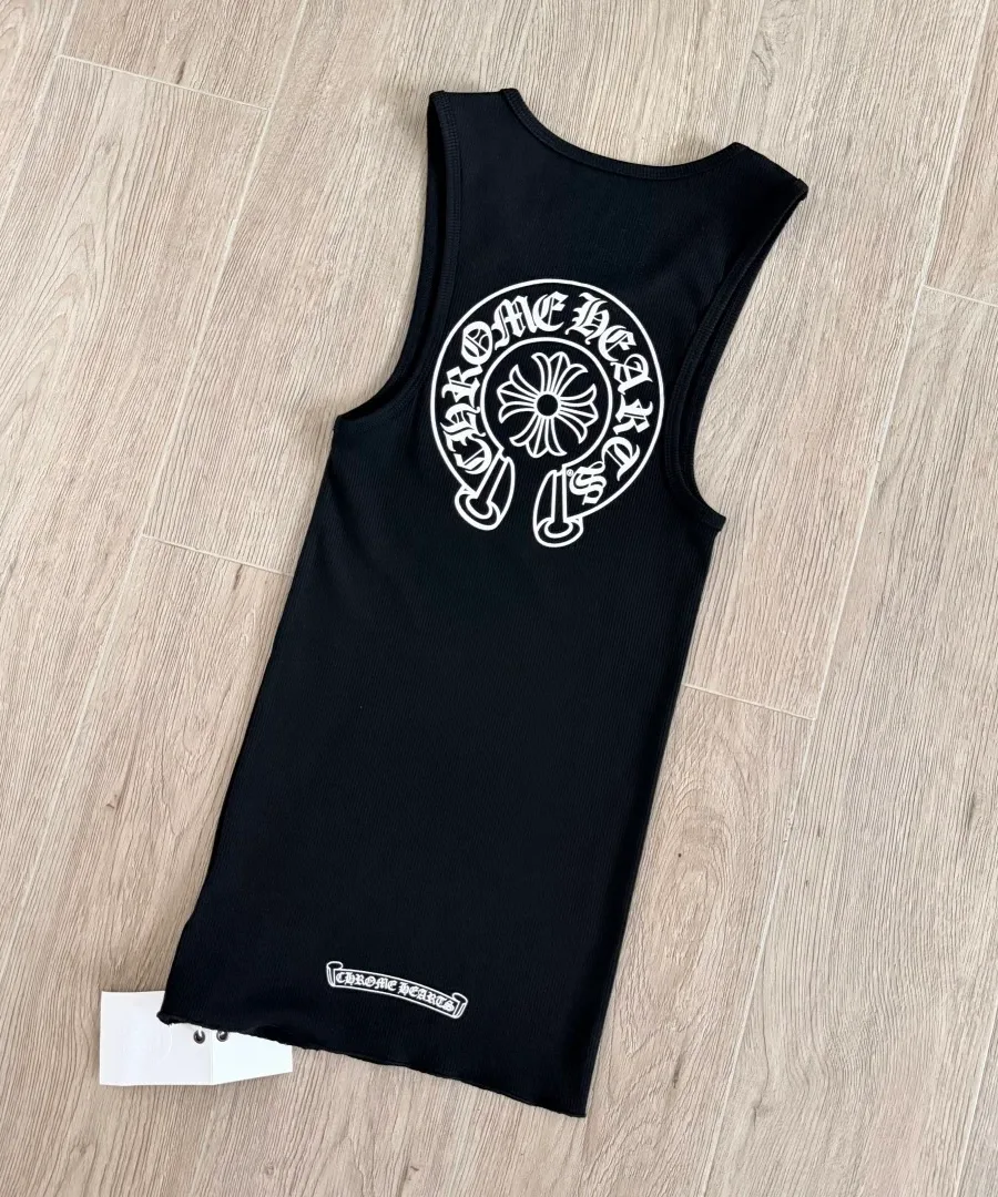 Черная майка Chrome Hearts сзади под углом