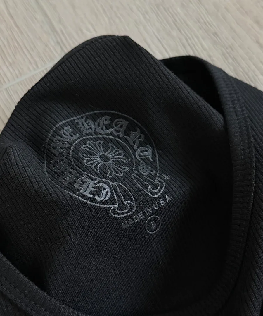 Бирка черной майки Chrome Hearts