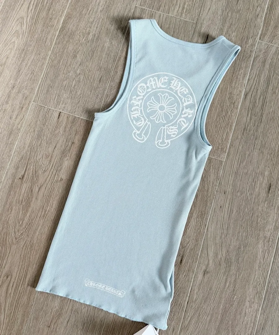 Голубая майка Chrome Hearts сзади под углом