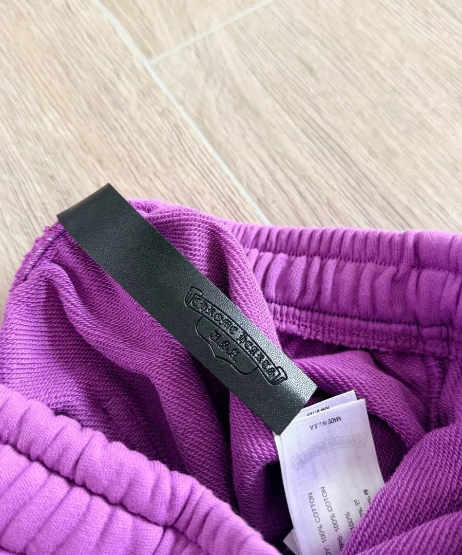 Кожаная нашивка с логотипом Chrome Hearts на внутренней стороне пояса
