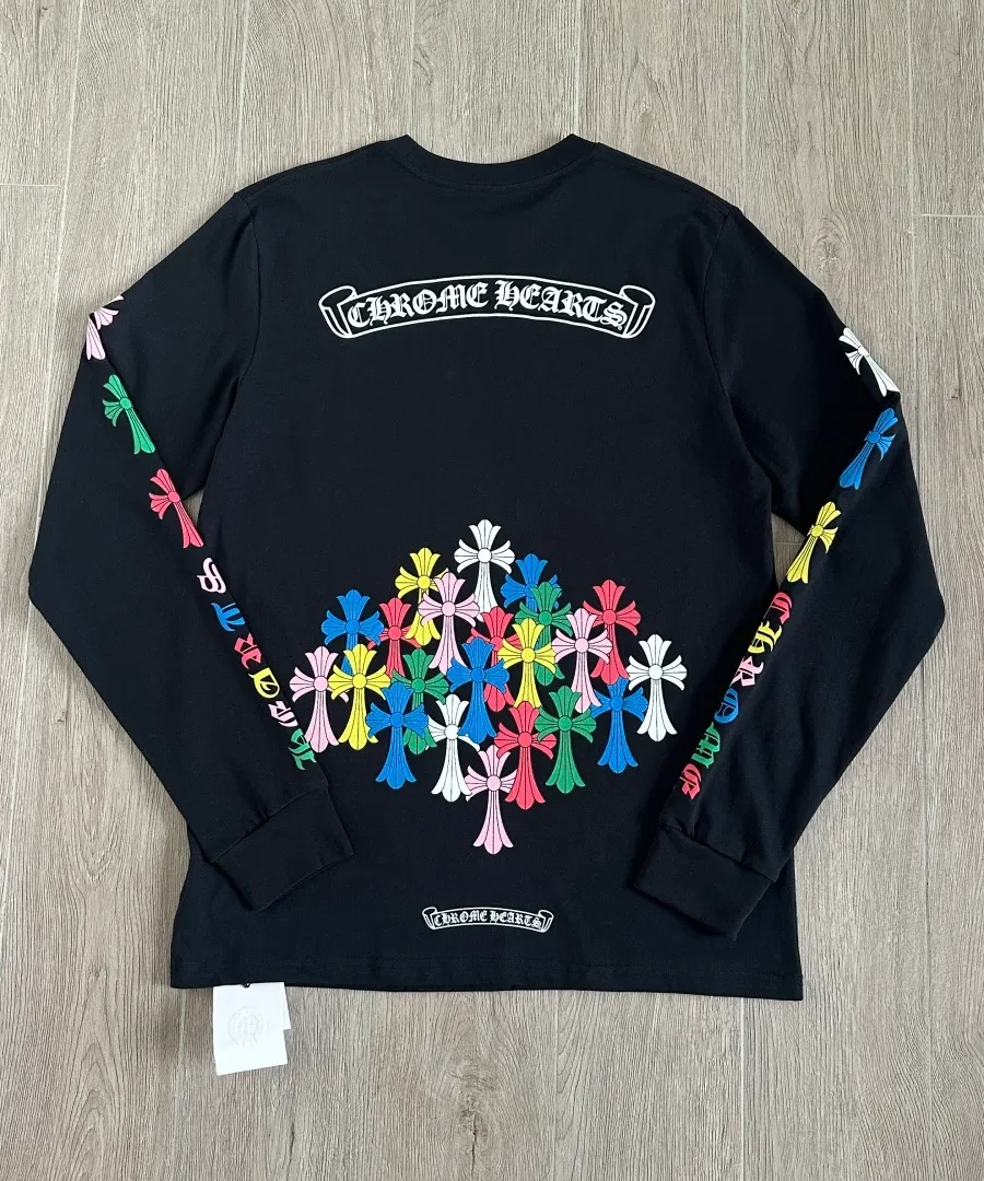 Черный лонгслив Chrome Hearts с разноцветными крестами, вид сзади