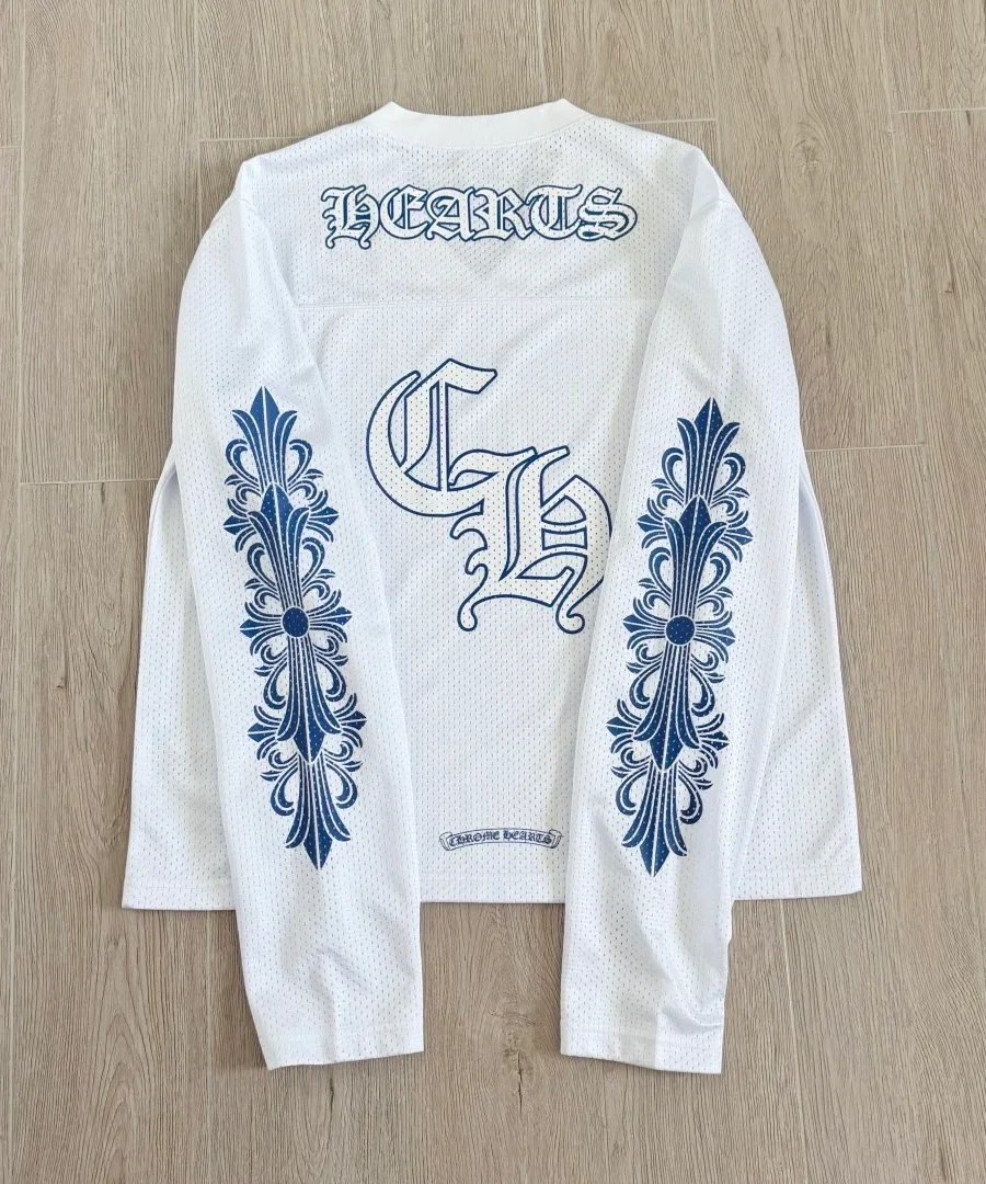Белый сетчатый лонгслив Chrome Hearts с синими принтами, вид сзади