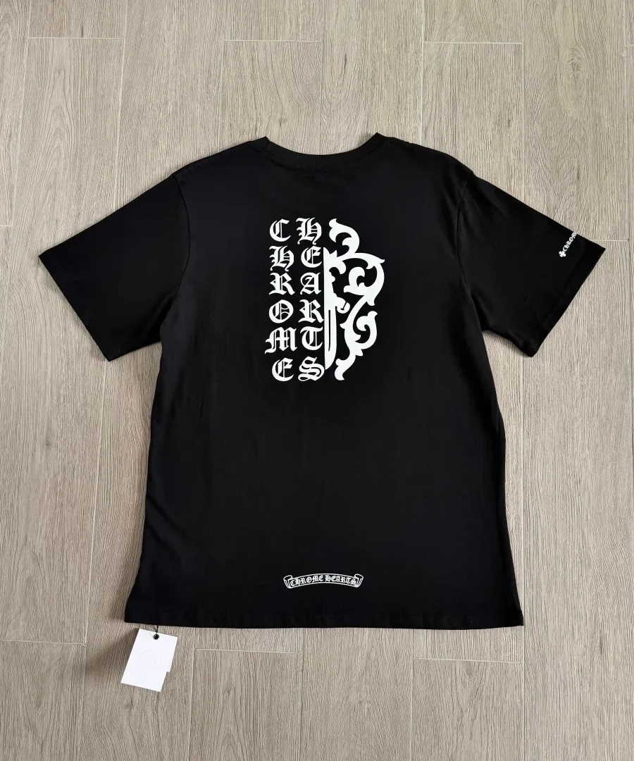 Черная футболка Chrome Hearts Dagger Sanskrit Logo, вид сзади