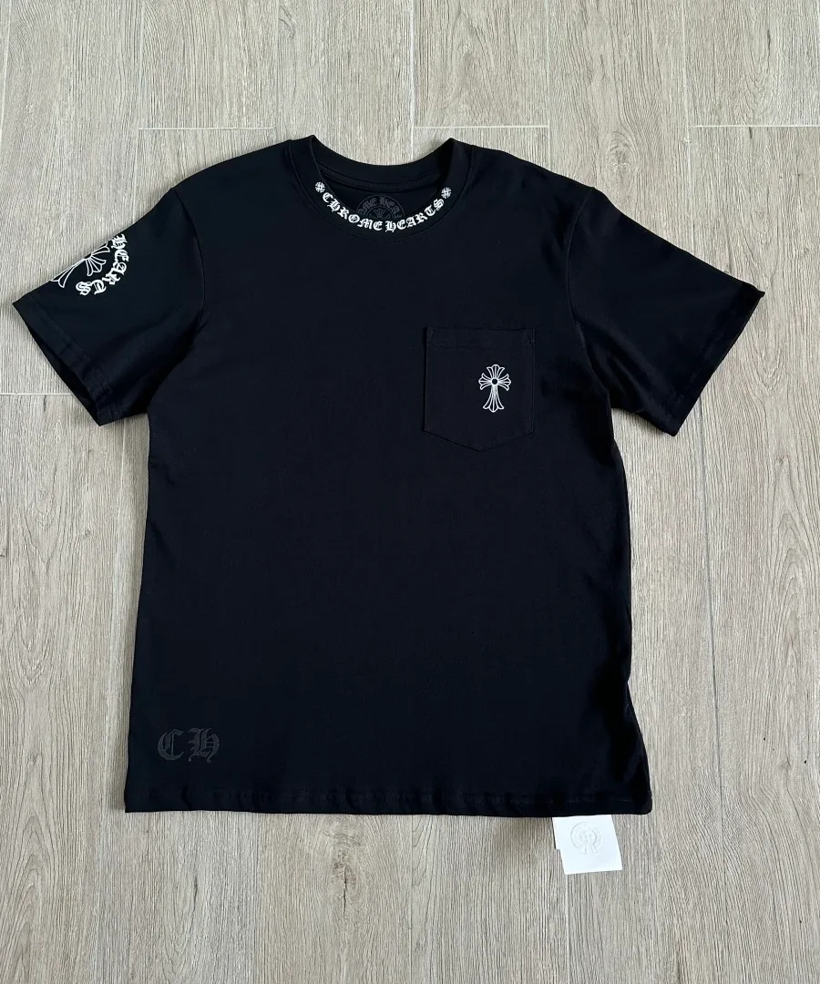 Черная футболка Chrome Hearts спереди