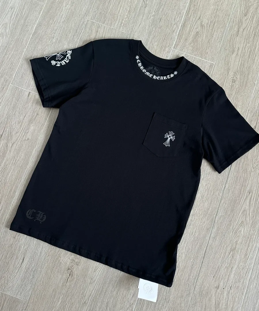Черная футболка Chrome Hearts вид сзади