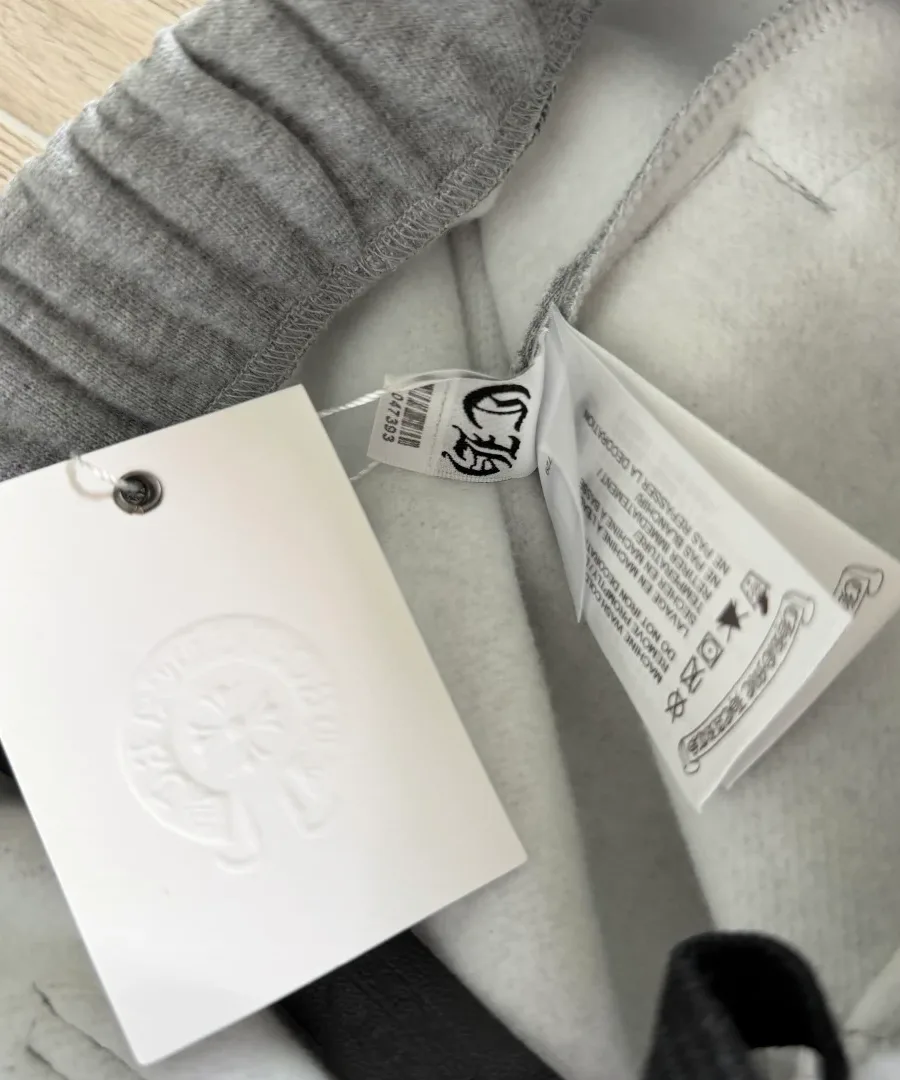 Внутренние бирки и ярлыки шорт Chrome Hearts