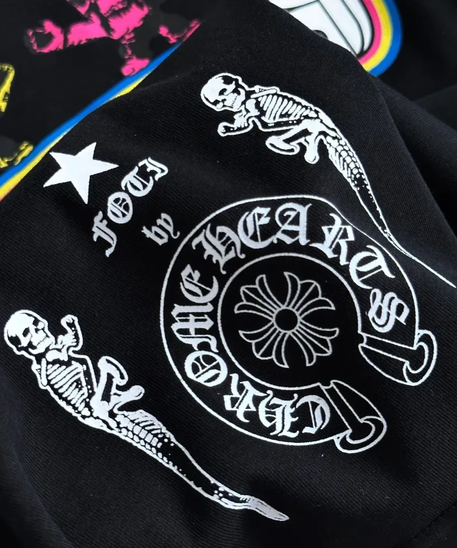 Принт Foti by Chrome Hearts на черной футболке