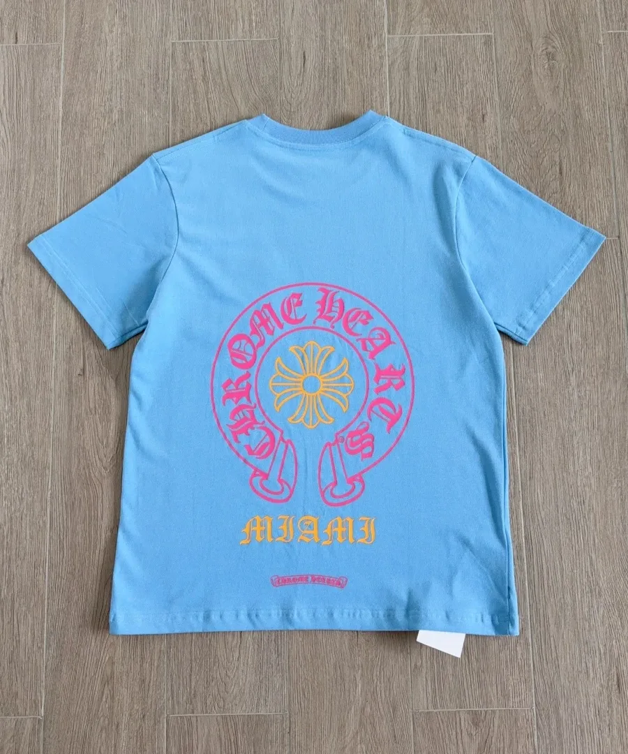 Голубая футболка Chrome Hearts Miami, вид со спины