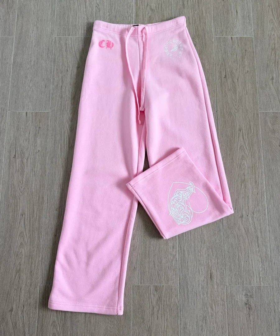 Сложенные розовые спортивные штаны Chrome Hearts Miami