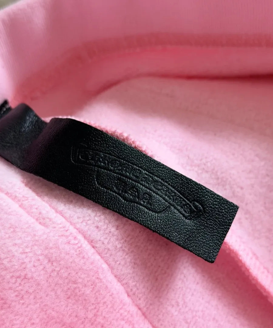 Внутренняя сторона с флисовым начесом и кожаный ярлык Chrome Hearts
