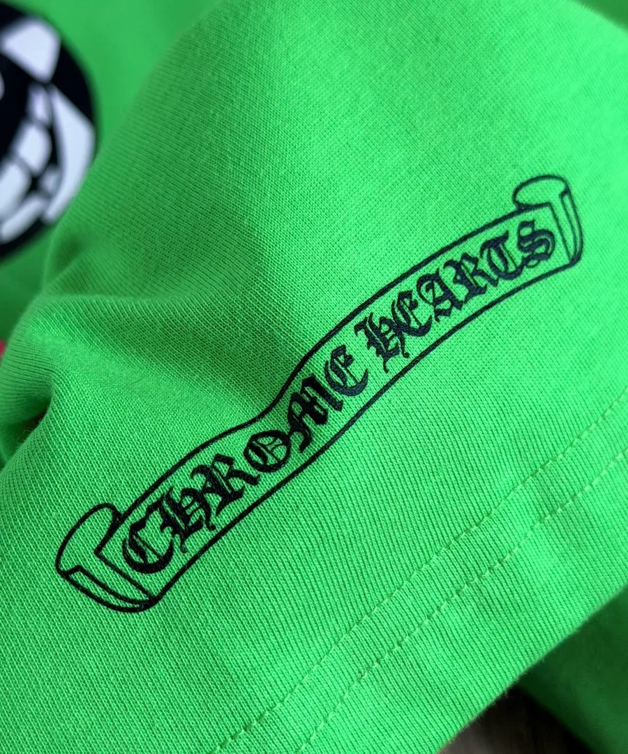 Принт с логотипом Chrome Hearts на рукаве