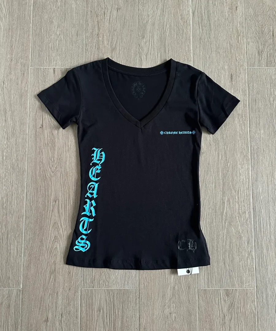 Черная женская футболка Chrome Hearts с V-образным вырезом, вид спереди