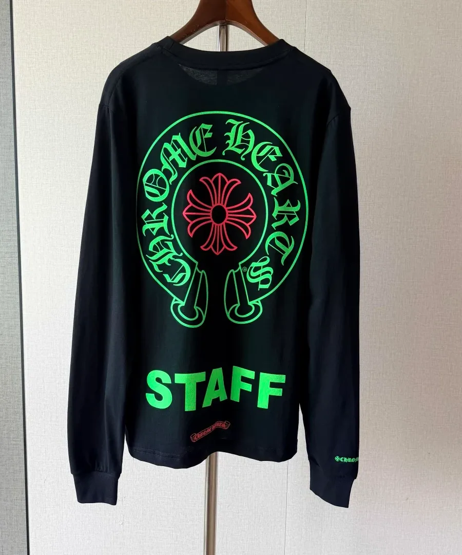 Черный лонгслив Chrome Hearts Staff на вешалке, вид сзади