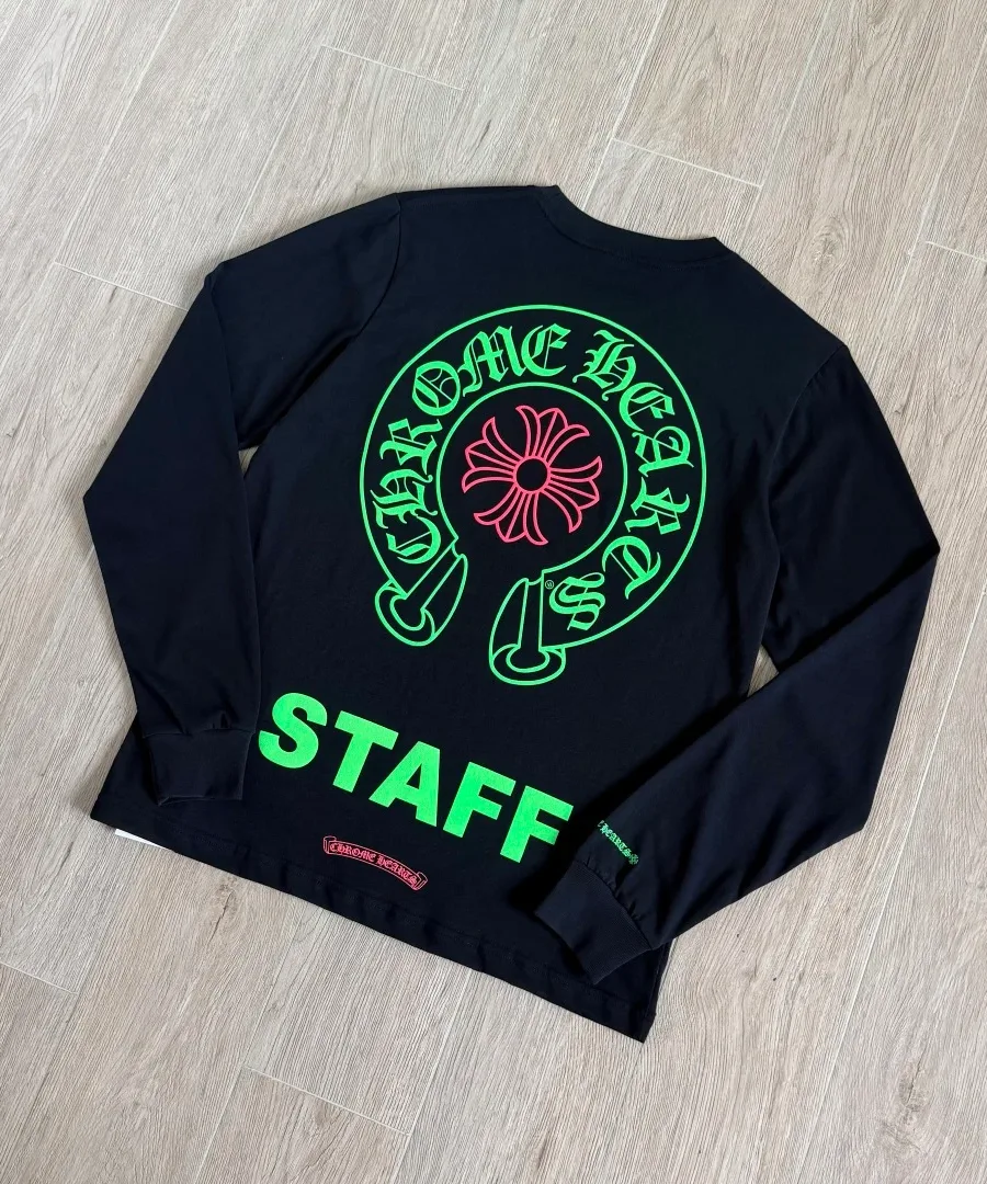 Черный лонгслив Chrome Hearts Staff, вид сзади под углом