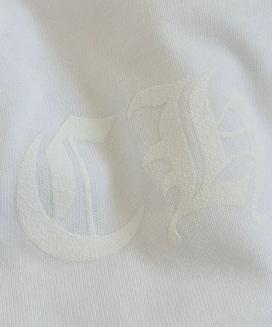 Принт с монограммой CH на белой футболке Chrome Hearts