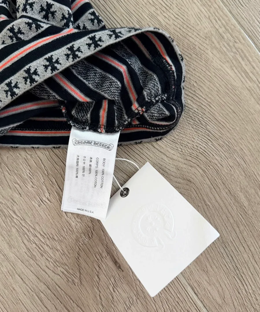 Внутренний ярлык с составом материала футболки Chrome Hearts