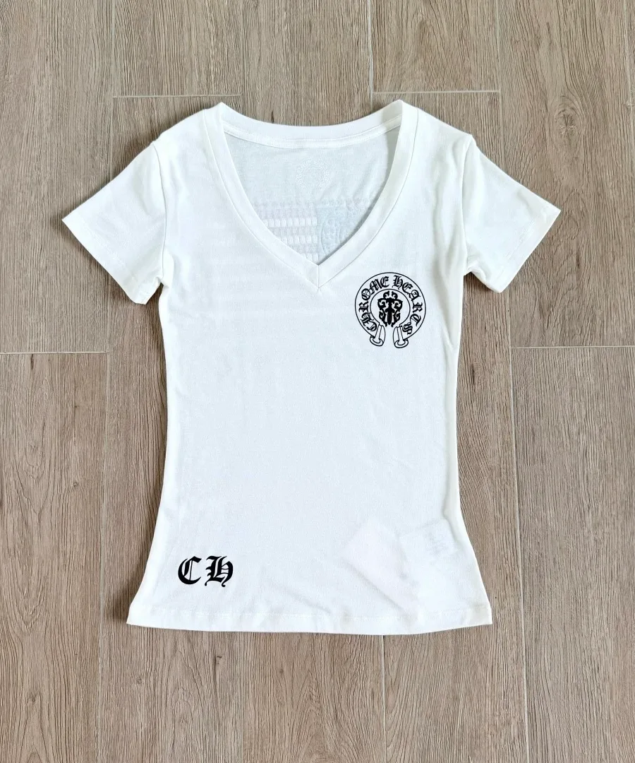 Белая женская футболка Chrome Hearts с V-образным вырезом, вид спереди
