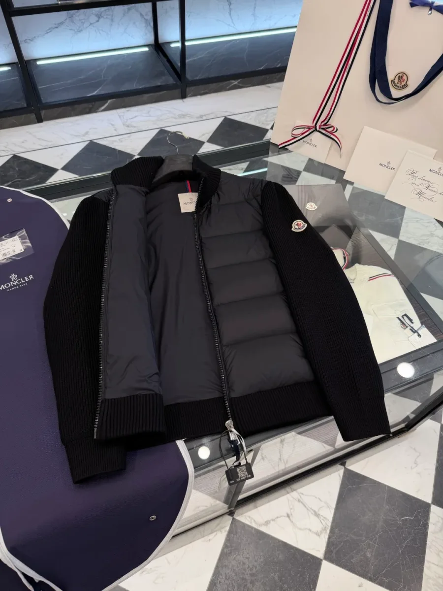 Полурасстёгнутый кардиган Moncler с пуховым передом в раскладке