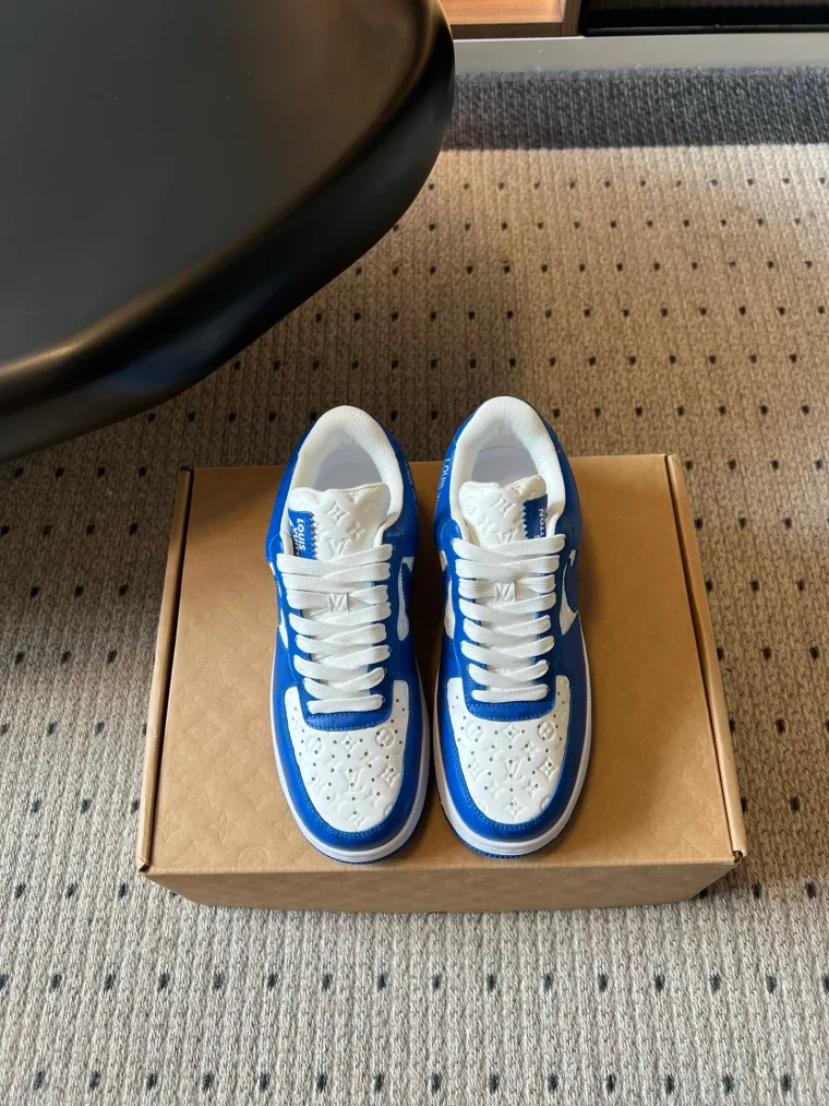 Louis Vuitton Сине-белые кроссовки Air Force 1 с тиснением Monogram