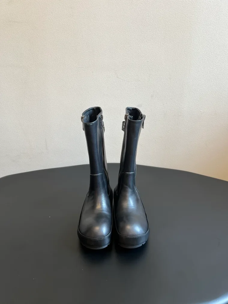 Balenciaga Чёрные кожаные сапоги с боковой молнией