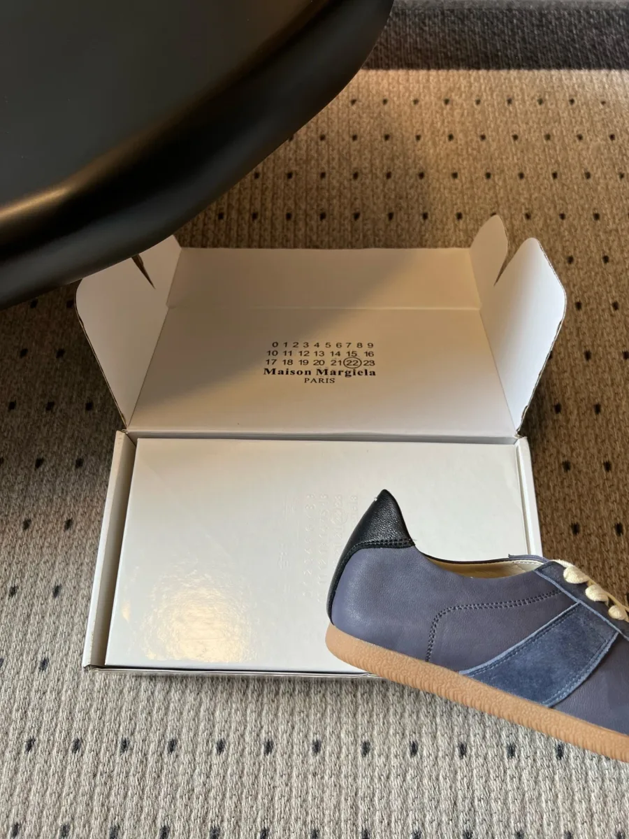Внутренняя отделка синих кед Maison Margiela