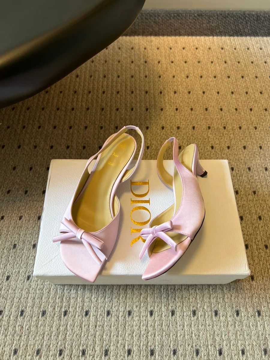 Розовые босоножки с открытой пяткой и ремешком slingback