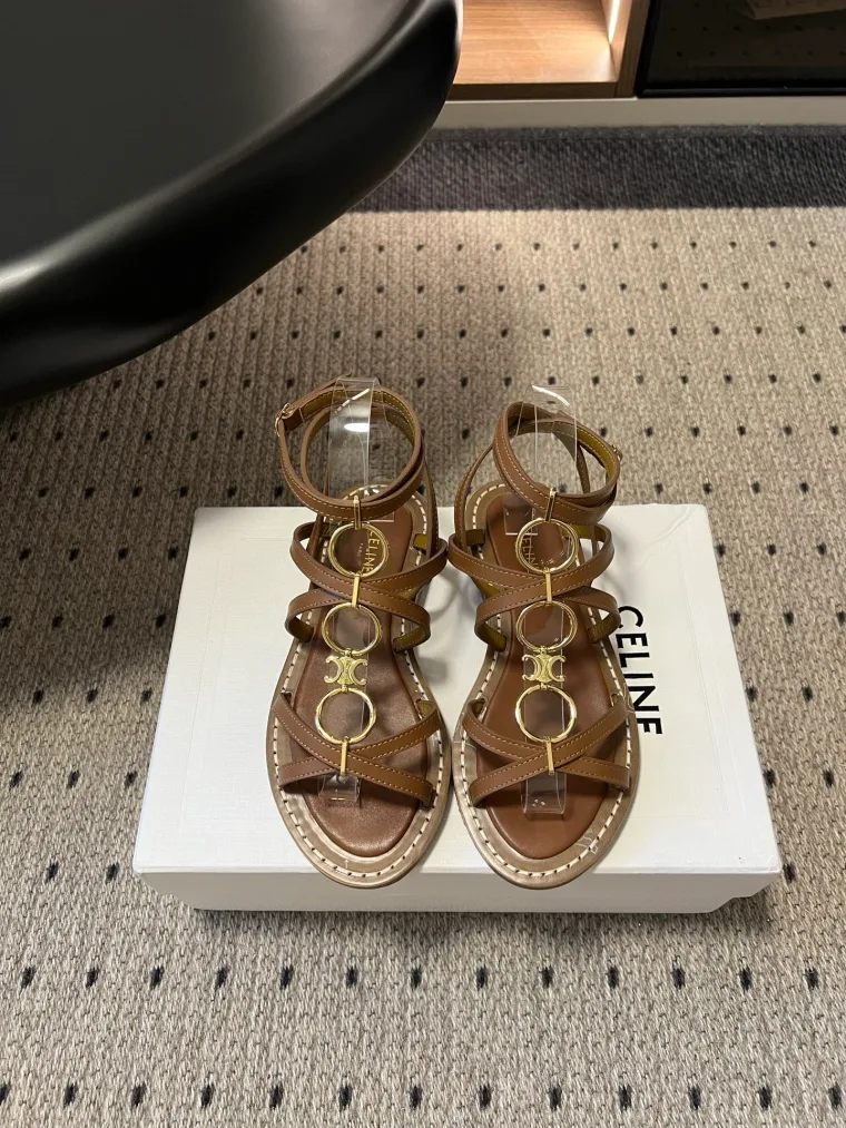 Celine Коричневые кожаные сандалии с золотистыми кольцами Triomphe