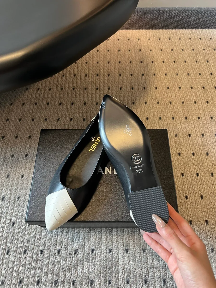 Кожаная подошва балетки Chanel и низкий каблук, демонстрация низа